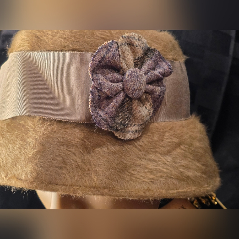 Vintage 1960's Tan/Brown MERRIMAC MERRI SOIE Amy New York Fuzzy Wool Bucket Hat